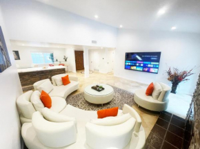 3BR Villa with Serene Poolside Views - CAL1 - HH